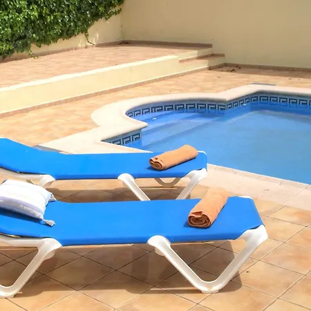 Lovely Modern Private Pool Close To