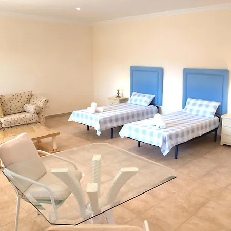 Lovely Modern Private Pool Close To *