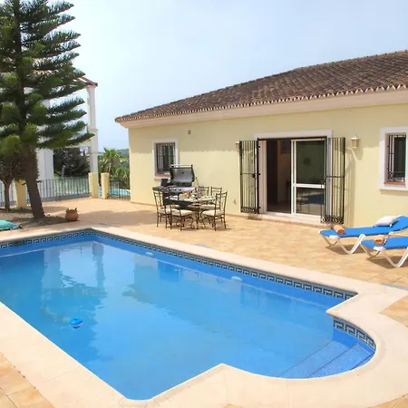 Lovely Modern Private Pool Close To * Εστεπόνα