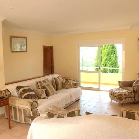 Βίλα Lovely Modern Private Pool Close To Εστεπόνα
